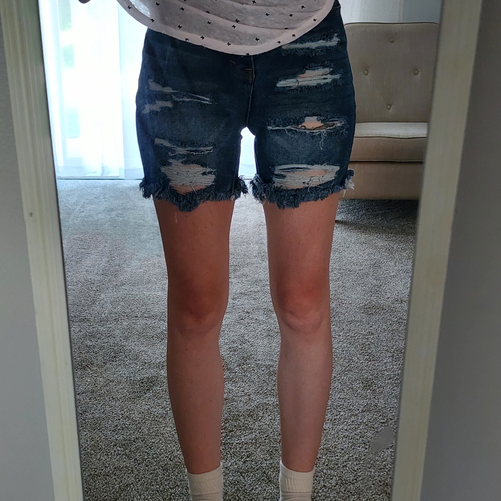 Frayed Bermuda Stretch